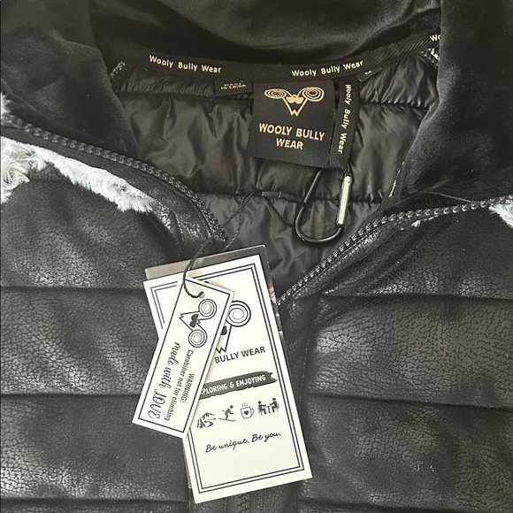 Wooly Bully Wear NWT Comfy & Warm Black Puffer Vest w/ Fur Trim **Size M** 🌺🌺 - Picture 5 of 5